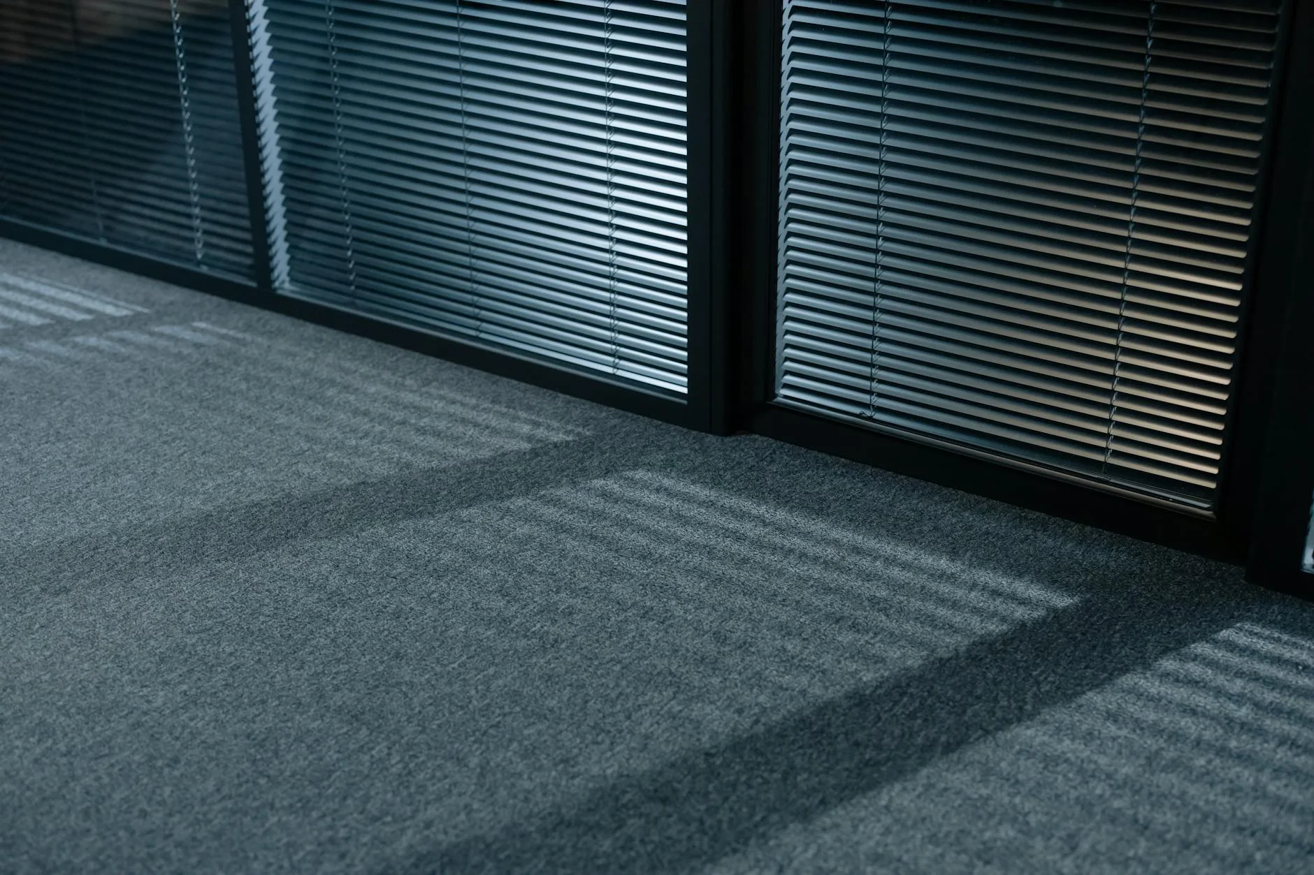 Professional commercial cleaning — Why Blind Cleaning Matters In The Office